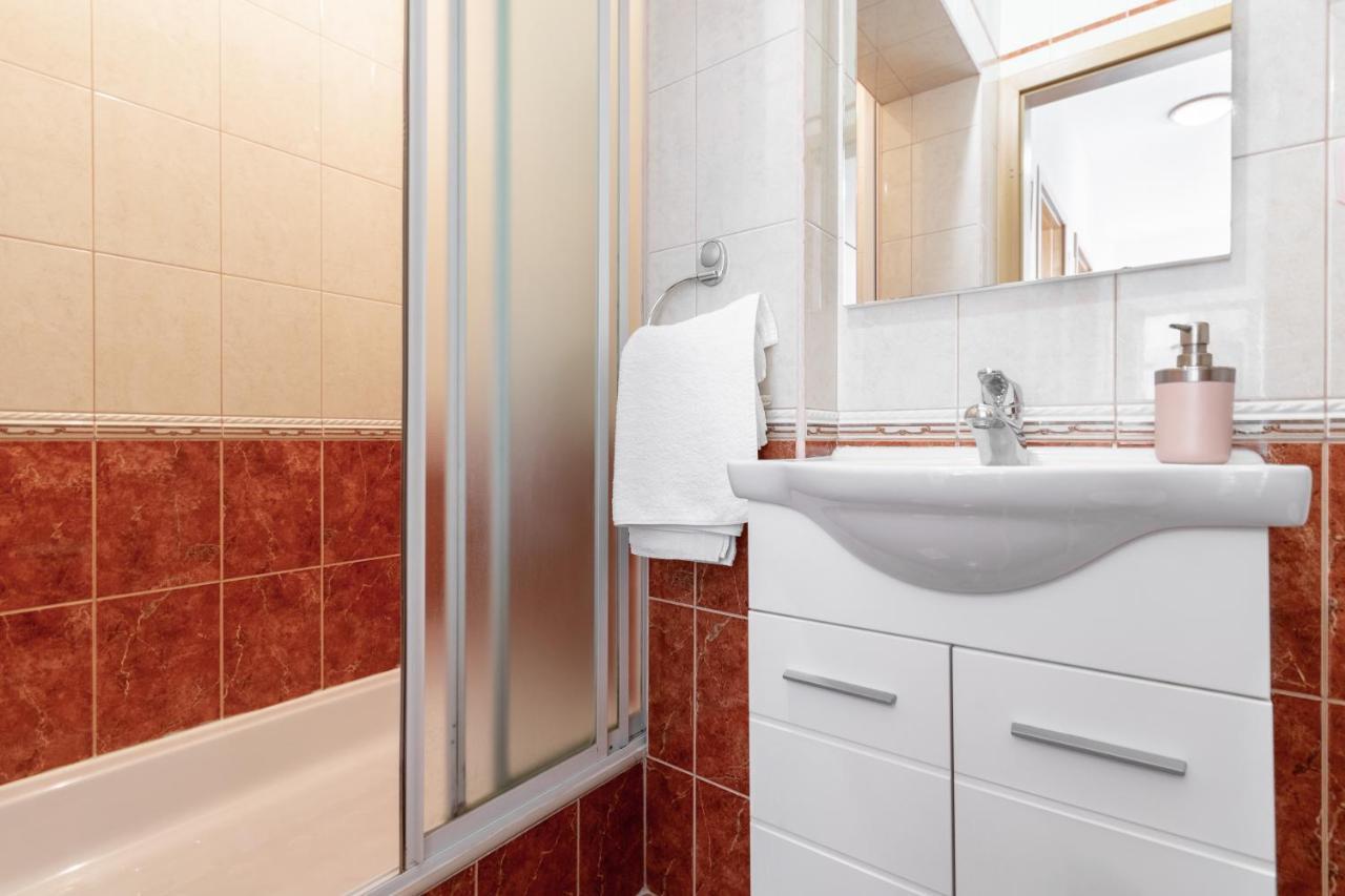 Apartmani Roko Башка-Вода Экстерьер фото